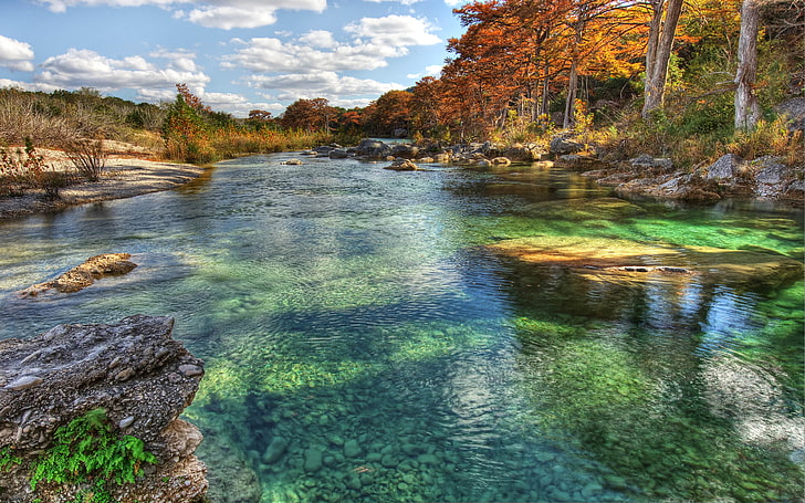 Natura Jesień Kamienie Zielone Rzeki Drzewa Błękitne Niebo Rzeka Frio W Teksasie Usa Tapeta na pulpit Hd 3840 × 2400, Tapety HD