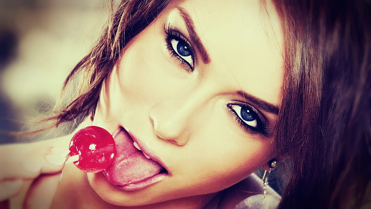 red lollipop, brunette, blue eyes, lollipop, women, Malena Morgan, innuendo, licking, closeup, tongue out, HD wallpaper