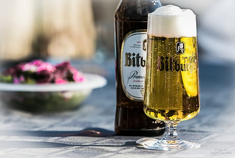 Flaschen, Trinkglas, Bitburger, Bier, HD-Hintergrundbild HD wallpaper