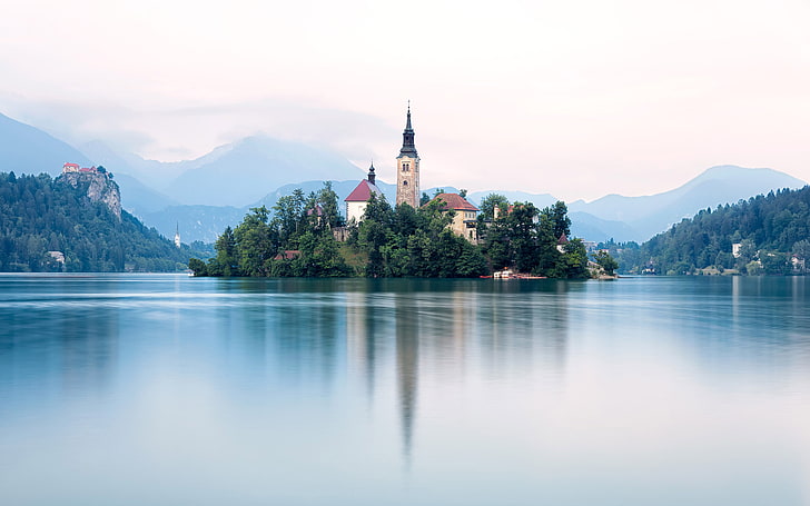 Bleder See in der Nähe der Hauptstadt Ljubljana in Slowenien Insel im Zentrum des Sees aus dem 17. Jahrhundert Ultra-HD-Wallpaper für Desktop-Handys und Laptops 3840 × 2400, HD-Hintergrundbild
