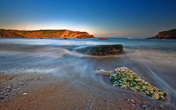 Boot auf dem Meer, Welle, Meer, Sand, Steine, Fischer, HD-Hintergrundbild