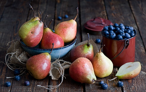 vier rote und grüne Früchte, Obst, Beeren, Lebensmittel, Birnen, HD-Hintergrundbild HD wallpaper