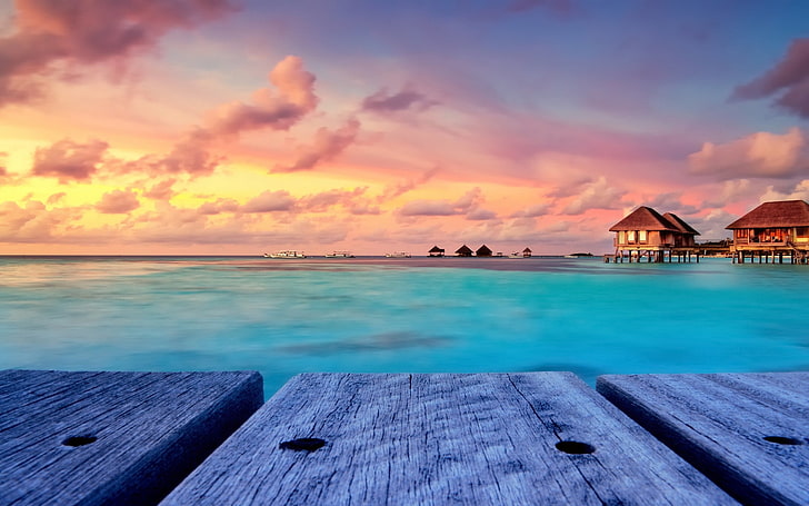 body of water, tropical, beach, nature, sunset, landscape, bungalow, Maldives, resort, sky, walkway, island, clouds, turquoise, water, pier, pink, HD wallpaper