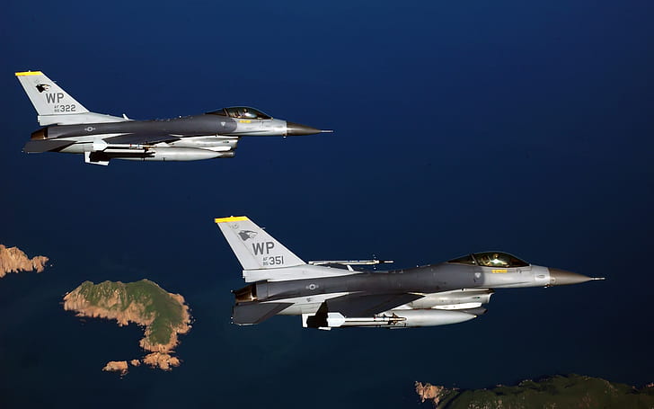 Dois aviões de combate F 16 Falcon, 2 caças cinza e preto, combate, falcão, aeronaves, HD papel de parede