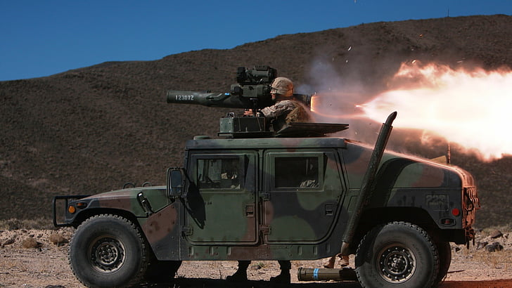soldier on green car firing a missile, Humvee, HMMWV, SUV, rocket launch, soldier, U.S. Army, HD wallpaper