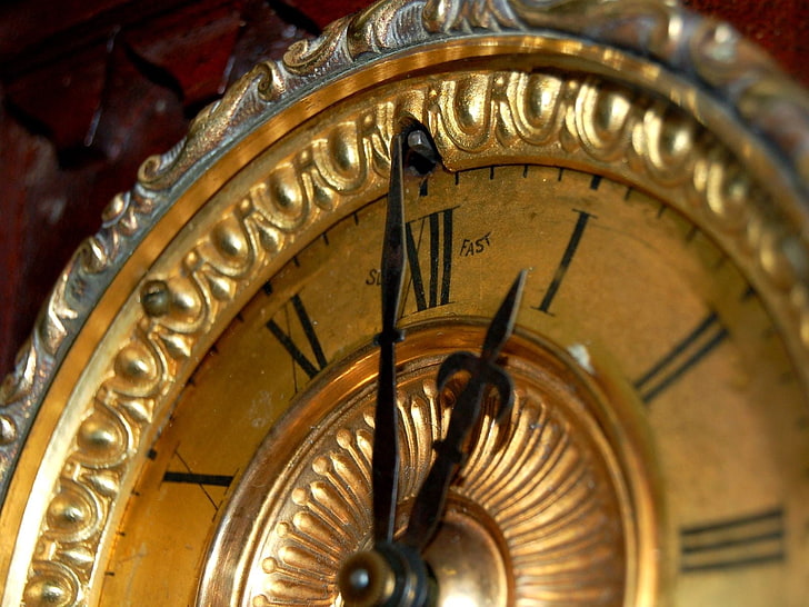 horloge murale analogique ronde jaune, heures, macro, métal, romain, flèches, cadran, Fond d'écran HD