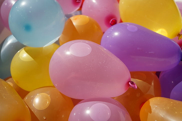 lotto di palloncini a colori assortiti, palloncini, acqua, colorato, Sfondo HD