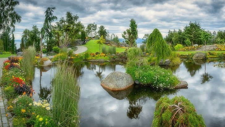 Gewässer und Bäume, Landschaft, Garten, Blumen, See, Felsen, Architektur, HD-Hintergrundbild