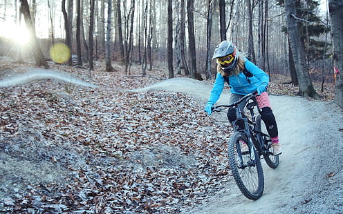 mountain bikes, women with bikes, helmet, bicycle, HD wallpaper HD wallpaper