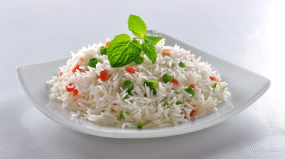 arroz com legumes, mesa, bolinhas, prato, figura, cenouras, apetitoso, HD papel de parede HD wallpaper