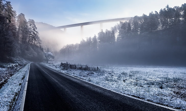 black concrete road, road, landscape, mist, winter, HD wallpaper