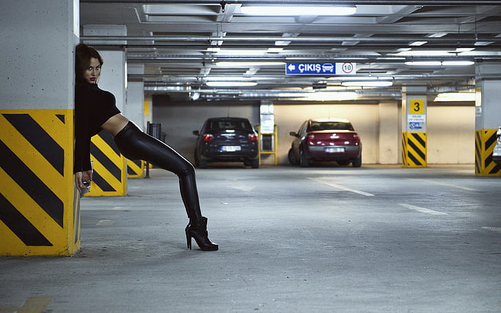 high heels, wet clothing, leather leggings, model, women, legs, parking lot, Black clothes, tight clothing, HD wallpaper