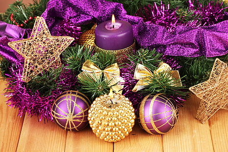 lotto di decorazioni natalizie viola e oro, stelle, decorazioni, nastro, candele, buon Natale, nastro, Capodanno, palline viola, Sfondo HD HD wallpaper