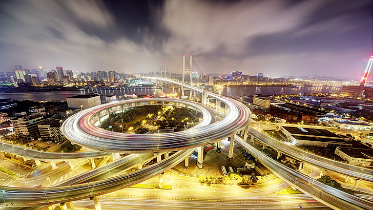 arquitectura, edificio, ciudad, paisaje urbano, nubes, Shanghai, China, autopista, noche, larga exposición, rascacielos, senderos de luz, luces, río, puente, Fondo de pantalla HD