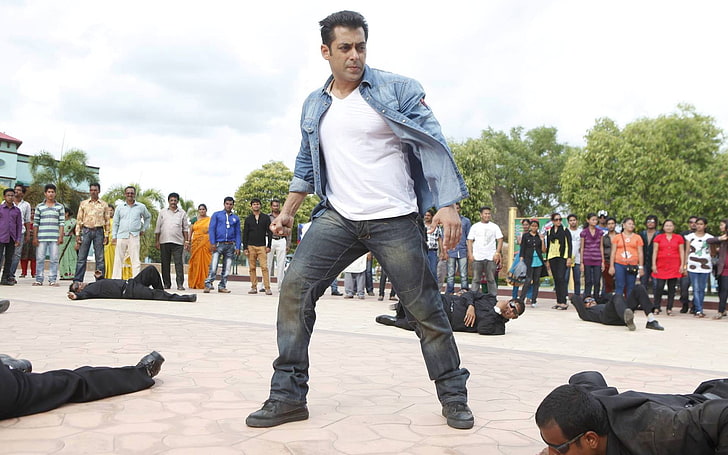 Jai Ho Movie Action Stills, chemise habillée boutonnée grise pour homme, films, films de Bollywood, Bollywood, Salman Khan, 2014, Fond d'écran HD