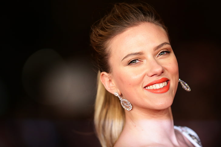 senyum, selebriti, Scarlett Johansson, rambut cokelat, Wallpaper HD