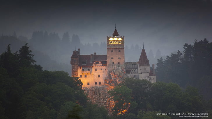 Château de Bran (Château de Dracula), près de Transylvanie, Roumanie, Architecture, Fond d'écran HD