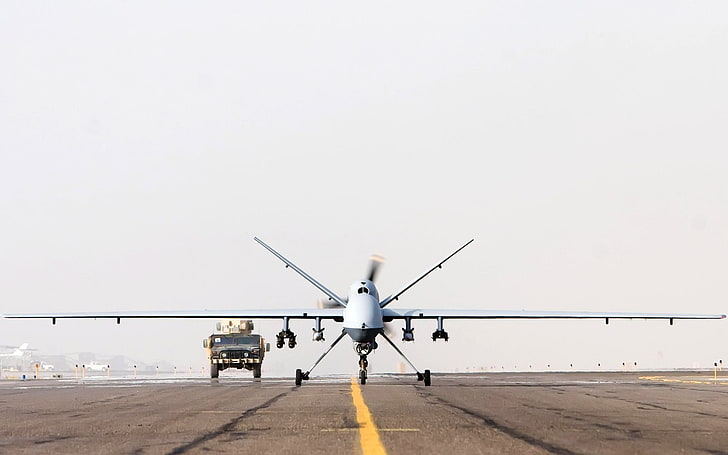 طائرة بيضاء ، طائرة ، طائرات بدون طيار ، طائرات حربية، خلفية HD