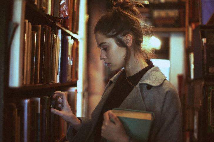 women's gray coat, reading, books, library, introvert, coats, grey coat, HD wallpaper