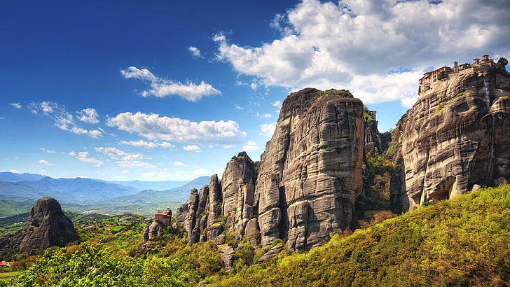 断崖、ペネアス渓谷、ヨーロッパ、ギリシャ、メテオラ、岩の形成、形成、雲、崖、高地、空、修道院、山の風景、正統派、荒野、山、自然、山岳地形、岩、 HDデスクトップの壁紙