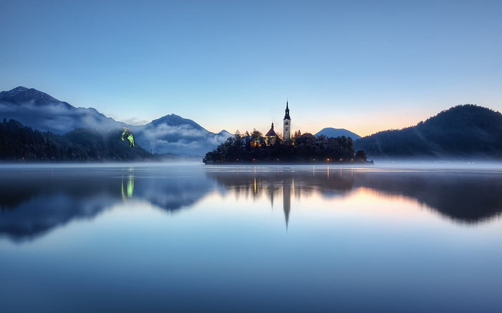 castello marrone e bianco, lago, torre, Slovenia, paesaggio, calma, tramonto, colline, lago di Bled, Sfondo HD