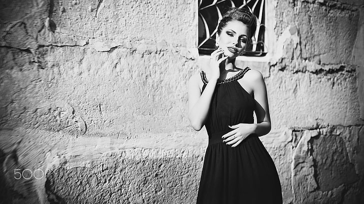 흑백, 인물 사진, Anton Harisov, 검은 드레스, 야외 여성, 500px, 뱃속에 손, HD 배경 화면