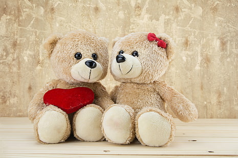 2つのベージュのクマのぬいぐるみ、愛、クマ、おもちゃ、心、ロマンチックな、甘い、テディ、 HDデスクトップの壁紙 HD wallpaper