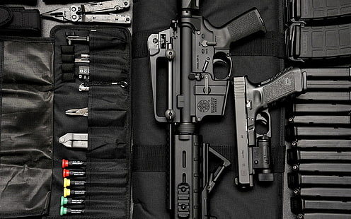 Черная штурмовая винтовка и пистолет, пистолет, боеприпасы, Глок, Смит и Вессон, штурмовая винтовка, пистолет, AR-15, инструменты, оружие, Глок 35, Смит и Вессон Мандп, HD обои HD wallpaper
