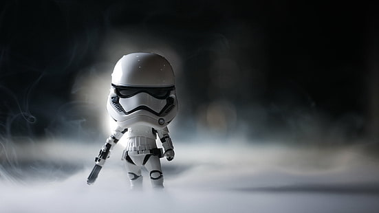 เลือกโฟกัสการถ่ายภาพของ Storm Trooper Bobble Head, First Order, Stormtrooper, Selective focus, photography, storm trooper, bobble head, starwars, flash, nendoroid, toy, futuristic, stormtrooper - Fictional Character, star Wars Episode IV: A New Hope, Armed กองกำลังจอร์จลูคัสความหวังใหม่สตาร์วอร์สหมวกกันน็อคหุ่นยนต์จินตนาการนักบินอวกาศชุดดำทหารสงครามวิทยาศาสตร์, วอลล์เปเปอร์ HD HD wallpaper