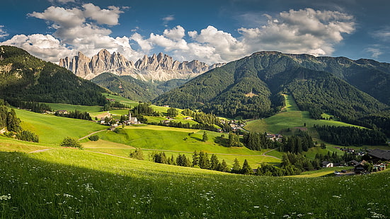 nature, paysage, montagnes, nuages, arbres, forêt, village, chemin, fleurs, ciel, maison, Dolomites (montagnes), Italie, Val di Funes, Fond d'écran HD HD wallpaper