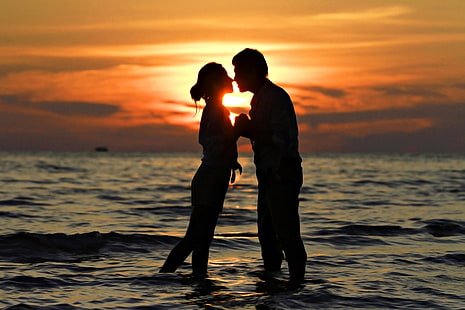 silhuett av par, hav, kärlek, solnedgång, kyss, par, människor, romantisk, par, HD tapet HD wallpaper