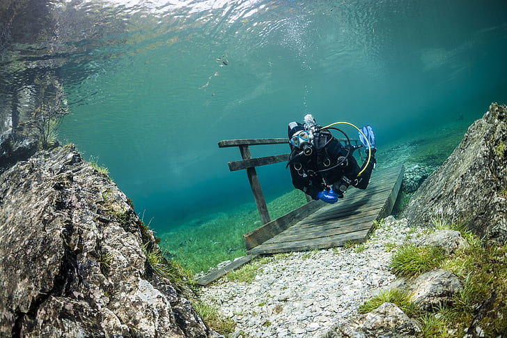 water, underwater, lake, Green Lake, Austria, nature, grass, divers, bubbles, rock, sunlight, bridge, goggles, HD wallpaper