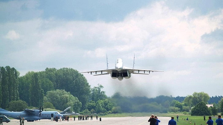 lutador, o avião, o aeroporto, BBC, militar, Rússia, o MiG-29, baixo, extensão, HD papel de parede