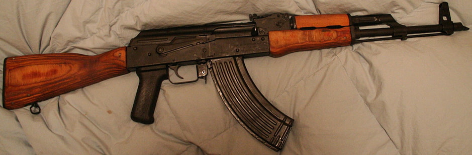 ปืนไรเฟิลสีน้ำตาลและสีดำอาวุธ AK-47 ปืนอาวุธ, วอลล์เปเปอร์ HD HD wallpaper