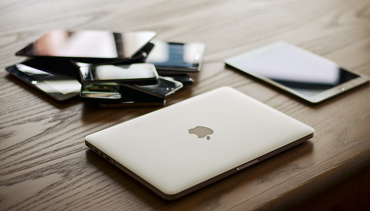 серебристый MacBook Pro, яблоко, macbook, ipad, смартфон, HD обои