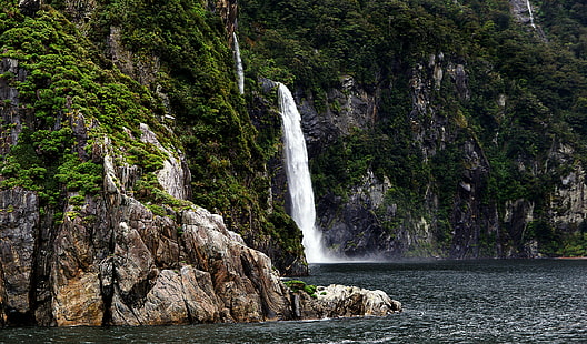 waterfalls on black and green mountain, beauty, Milford Sound, waterfalls, black, green mountain, Water Falls, New Zealand, National Park, Fiordland, Sony DSLR A300, Public Domain, Dedication, CC0, geo tagged, photos, nature, waterfall, river, water, landscape, rock - Object, scenics, stream, mountain, forest, outdoors, HD wallpaper HD wallpaper