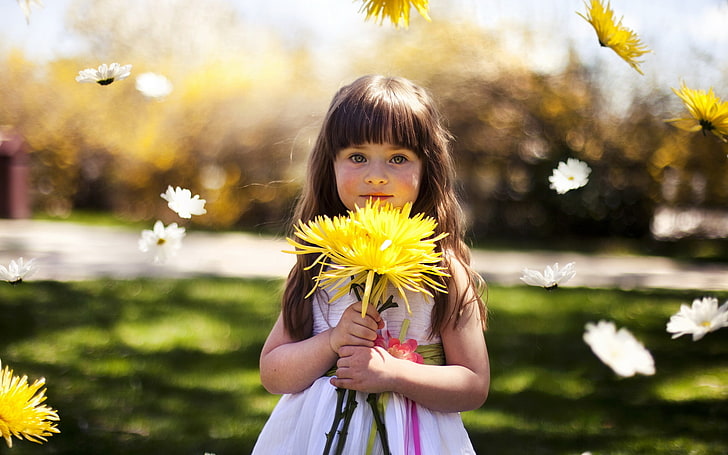 Cute Little Girl Holding Yellow Flow, yellow Gerbera daisy flowers, Baby, , girl, yellow flower, little, HD wallpaper