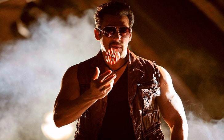Salman Khan New Look At Kick Movie, męska brązowa kamizelka, Gwiazdy, Filmy, Bollywood, Salman Khan, 2014, Tapety HD