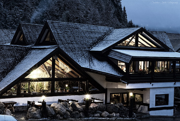 белый и черный деревянный дом, свет, дом, настроение, отдых, окна, вечер, ужин, HD обои