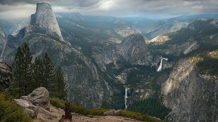 przyroda, krajobraz, góry, drzewa, las, USA, wodospad, Park Narodowy Yosemite, skała, chmury, pień drzewa, Half Dome, Tapety HD
