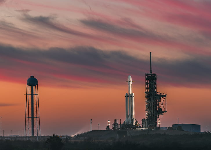 espace, USA, crépuscule, ciel, coucher de soleil, nuages, soirée, Floride, fusée, SpaceX, Cap Canaveral, rampes de lancement, Falcon Heavy, Fond d'écran HD