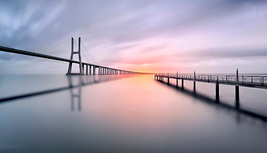 тень, вода, Лиссабон, море, мост Васко да Гама, пирс, спокойствие, длительная выдержка, фотография, мост, Португалия, закат, пейзаж, HD обои HD wallpaper