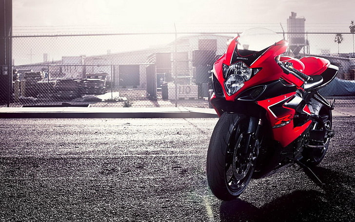 red and black sports bike, Suzuki GSX-R, red, Suzuki, bikes, selective coloring, HD wallpaper
