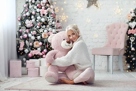  girl, smile, mood, bear, New year, tree, sweater, Teddy bear, hugs, Dmitry Arhar, Katerina Shiryaeva, HD wallpaper HD wallpaper