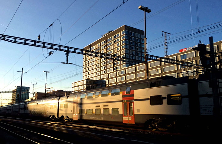 cff, city, ffs, golden, golden light, light, sbb, sunset, switzerland, train, train station, urban, zurich, HD wallpaper