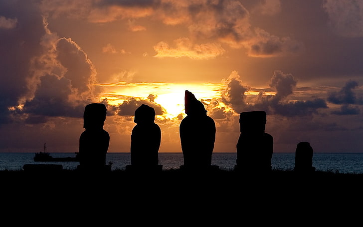 cinq silhouettes de statue, mer, coucher de soleil, île, Pâques, idoles, Fond d'écran HD