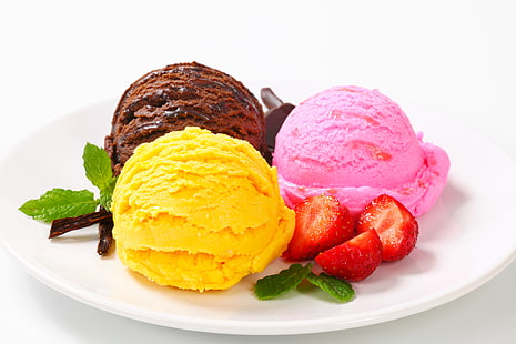 gelato alla fragola e cioccolato, palline, frutti di bosco, fragola, piatto, gelato, dolci, dessert, dolci, cioccolato, tagli, Sfondo HD HD wallpaper
