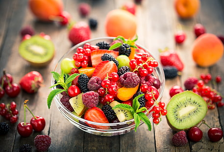 ягоды, малина, киви, клубника, фрукты, смородина, салат, десерт, фруктовый салат, HD обои HD wallpaper