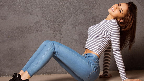 jeans azul feminino, modelo, Galina Dubenenko, sorrindo, olhando para o espectador, HD papel de parede HD wallpaper