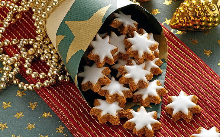 star cookies, cookies, christmas, baking, icing, candy, dessert, new year, holidays, toys, beads, HD wallpaper
